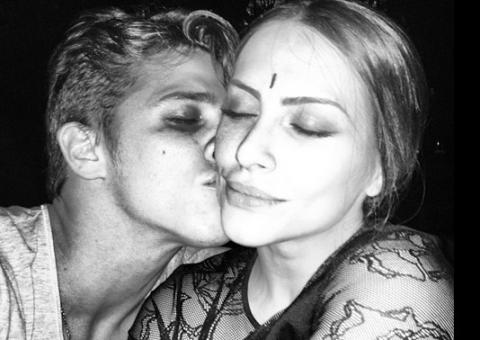 Rômulo Neto publica foto de beijo em Cleo Pires